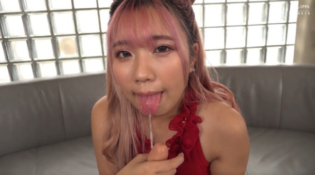 唾を垂らす和久井美兎